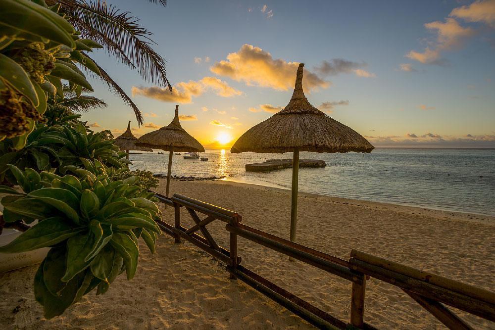 Le Peninsula Bay Beach Resort & Spa Blue Bay Exterior photo